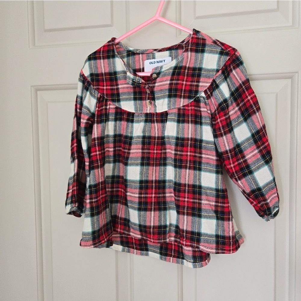 3/$15 Old Navy shirt size 2
